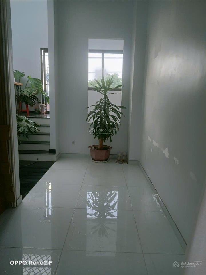Cho thuê nhà 1 trệt 2 lầu mới xây full nội thất giá 12tr / tg đường phạm hồng, phường tân phước.