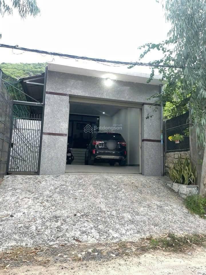 Cho thuê nhà riêng mới xây 150m² sân vườn, đường ô tô tại phù sa, vĩnh ngọc, nha trang  giá 6.5 tr