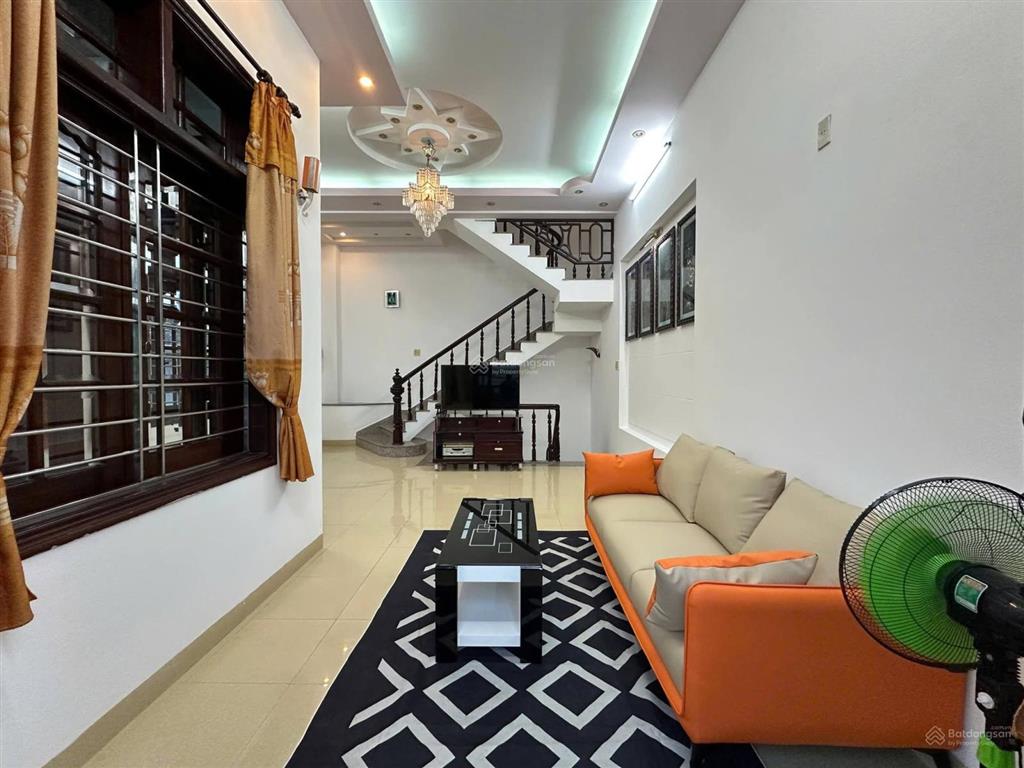 Cho thuê nhà nguyên căn 3 tầng khu bàn cờ, hẻm ô tô cao bá quát nha trang (petfriendly)