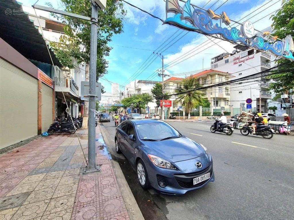 Cho thuê nhà mặt tiền đường yersin nha trang ngang 9,5m, 223m2, 3 tầng vị trí trung tâm, gần biển