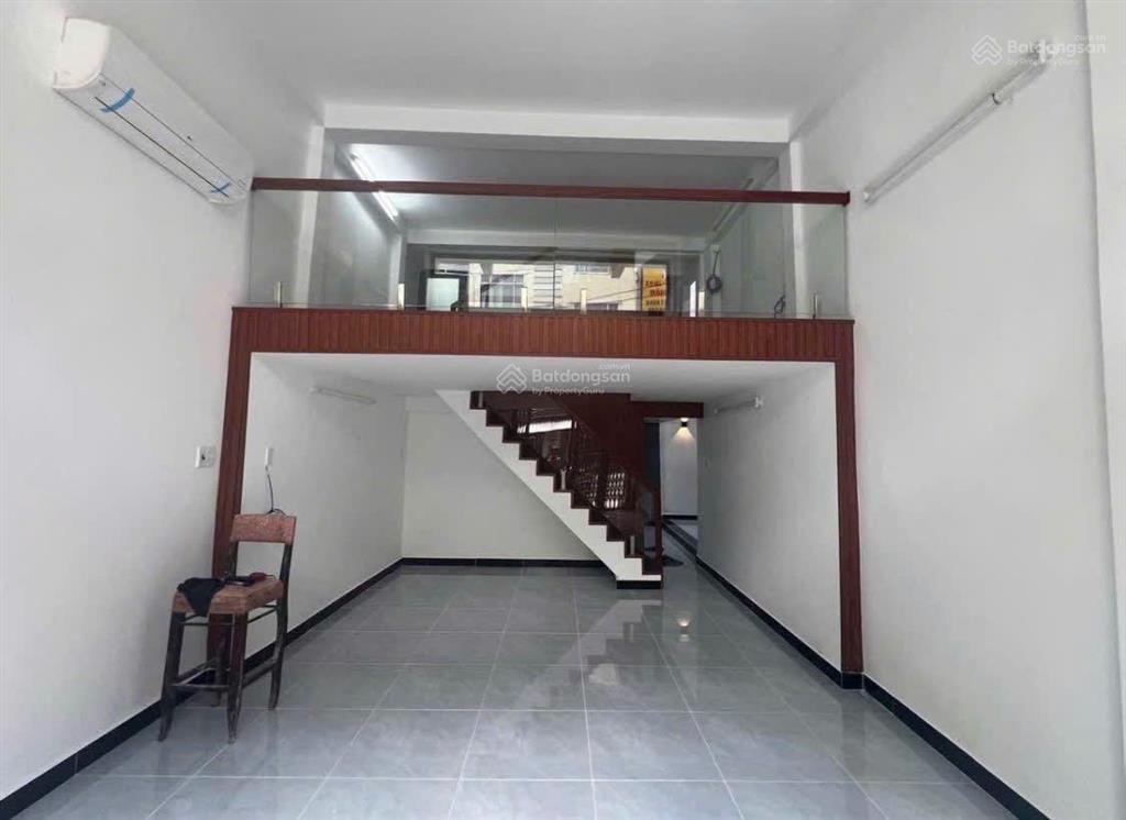 Cho thuê nhà mặt tiền thống nhất nha trang ngang 4.2m, 200m2 sử dụng, 7 phòng riêng biệt mới xây