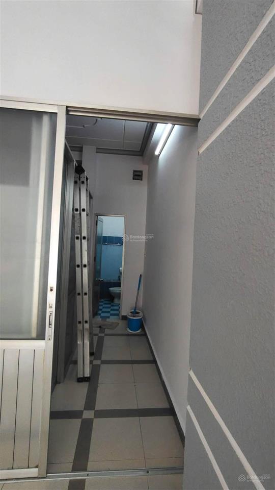 Cho thuê mặt bằng mặt tiền đống đa nha trang giá 13 triệu 5x8m, trung tâm bàn cờ, wc riêng