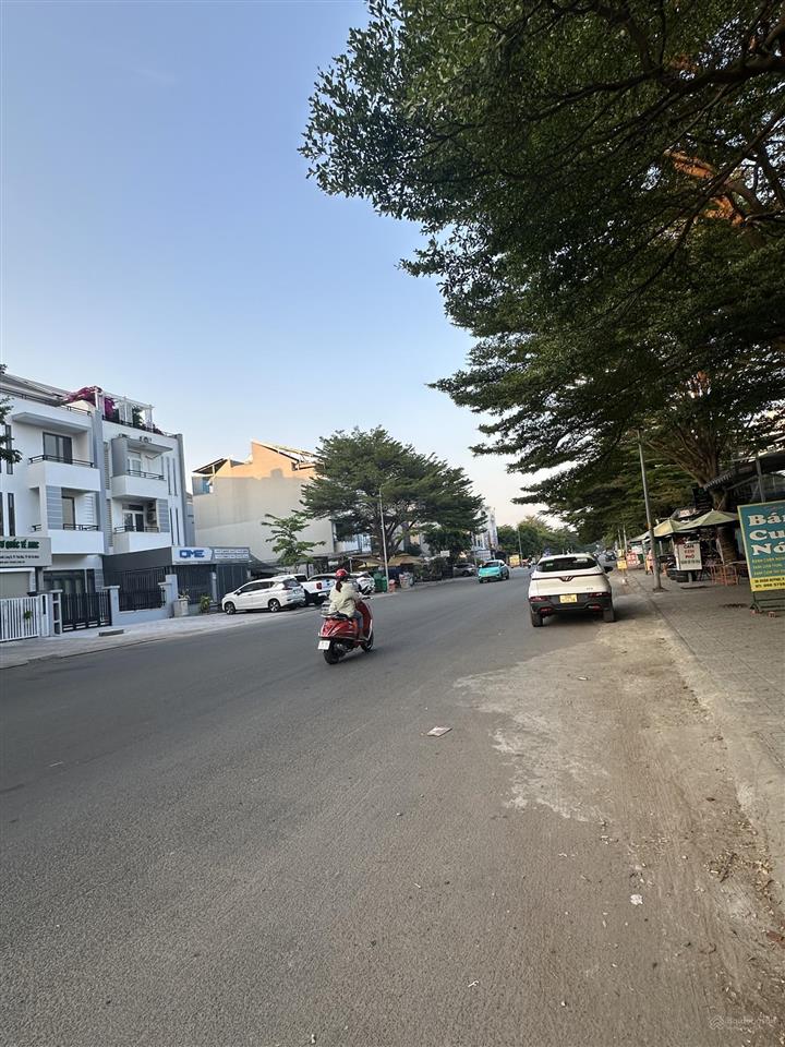 Bán lô đất rẻ nhất đường 30m khu khang điền còn sót lại 17,9ty  156m