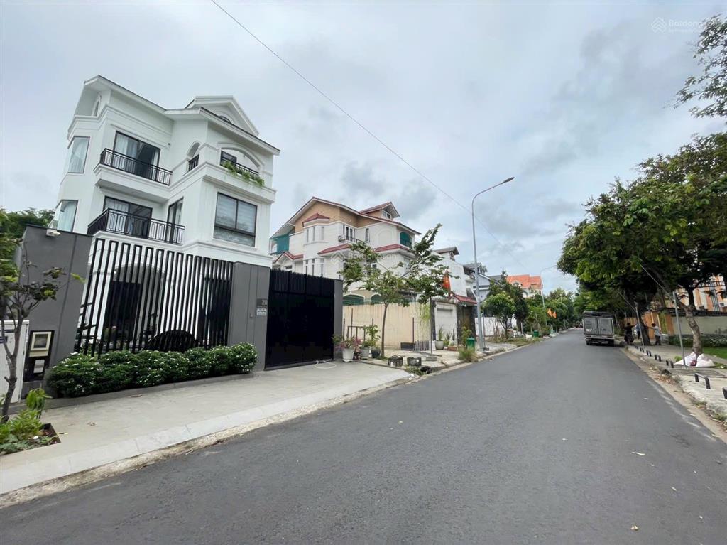 Chủ cần bán nền 133m2  13,9ty có sổ riêng hướng đn gần công viên khang điền