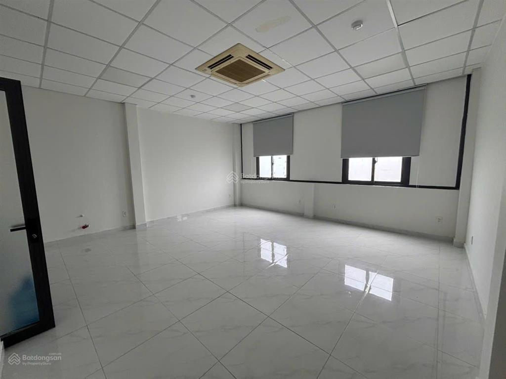 Chủ bán gấp giảm sốc 3 tỷ! nhà phố mặt tiền đường 30m huy cận nối dài