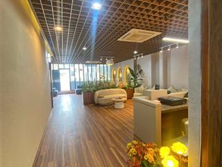 Cần bán toà căn hộ 6 tầng. dt 262m2. dòng tiền 257tr/tháng. ngay phố biển sơn trà