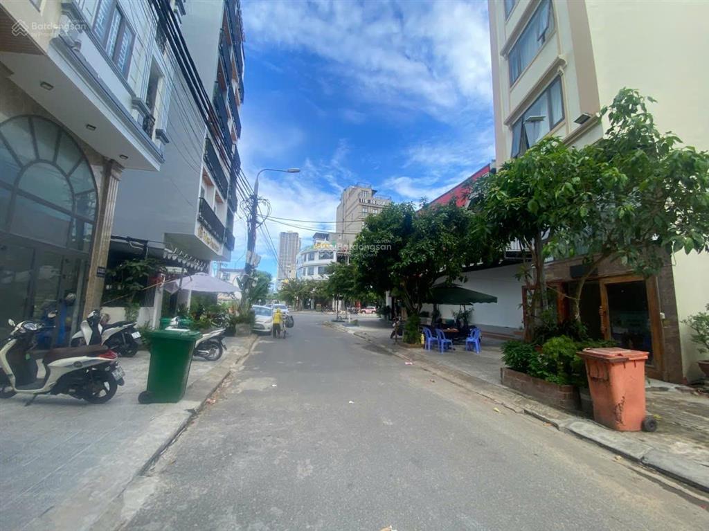 Cần bán 160m² đất mt đường trần đức thông. cạnh 2 tòa căn hộ của sun group