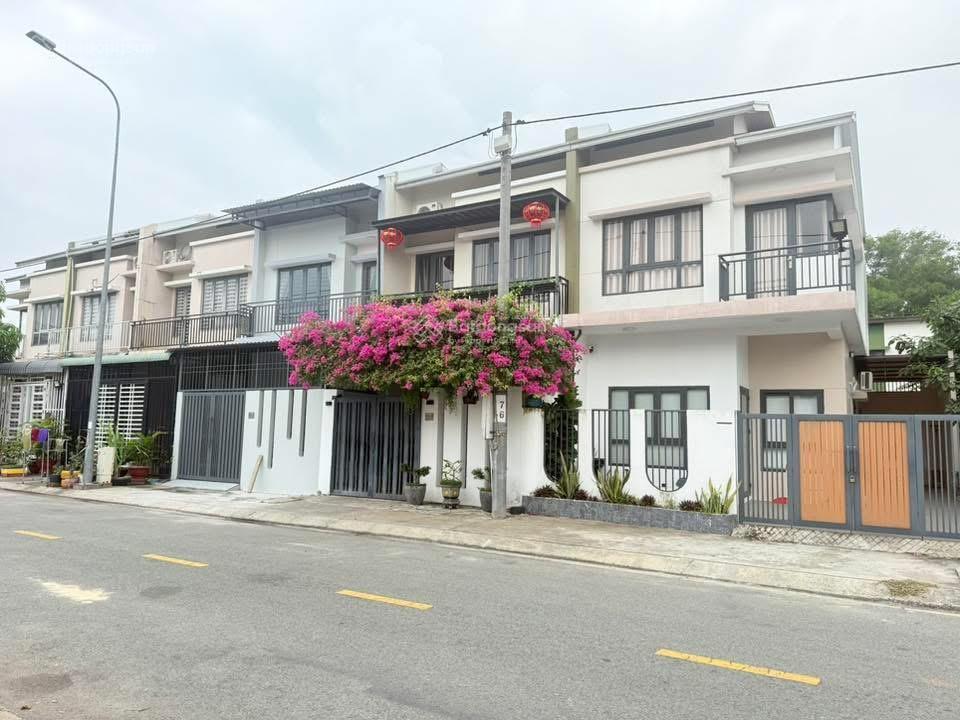 Nhà giá cạnh tranh hồ chí minh, ngay đại học việt đức, giá 1 tỷ 6, cho thuê 68 tr/tháng.
