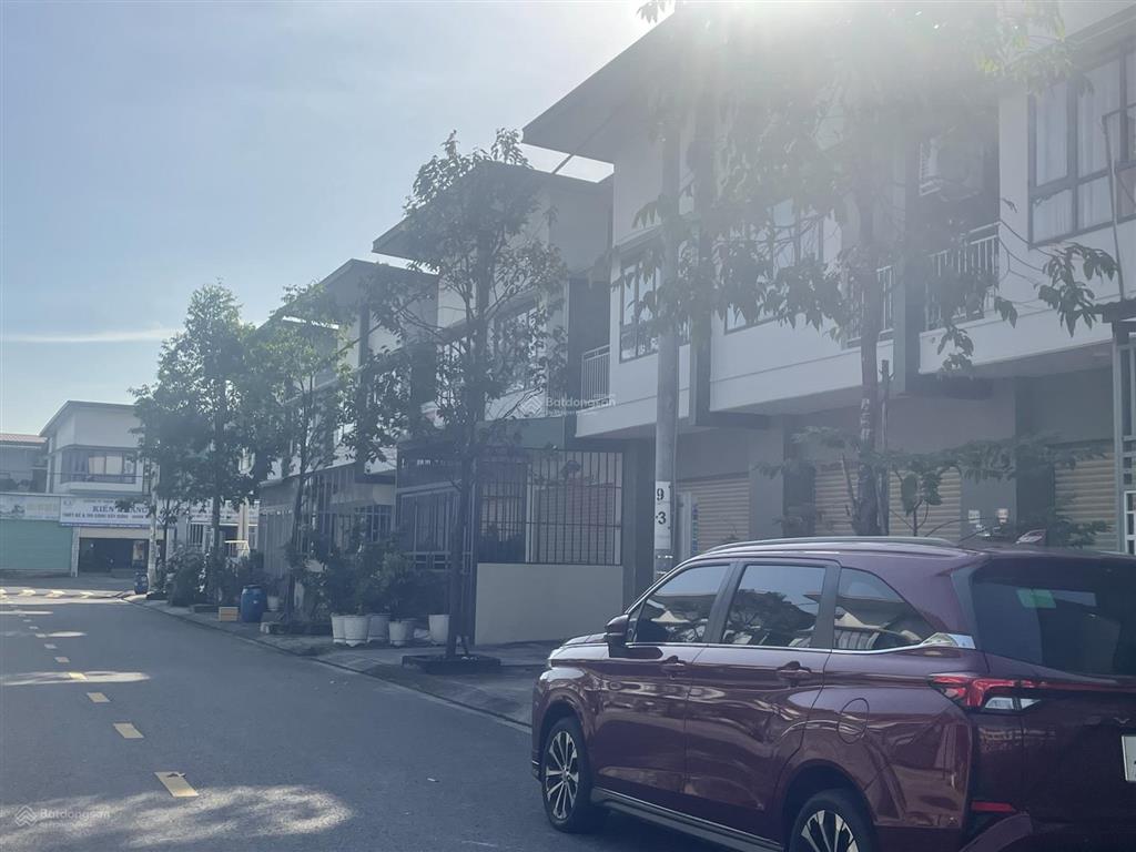 Nhà giá cạnh tranh hồ chí minh, ngay đại học việt đức, giá 1 tỷ 6, cho thuê 68 tr/tháng.