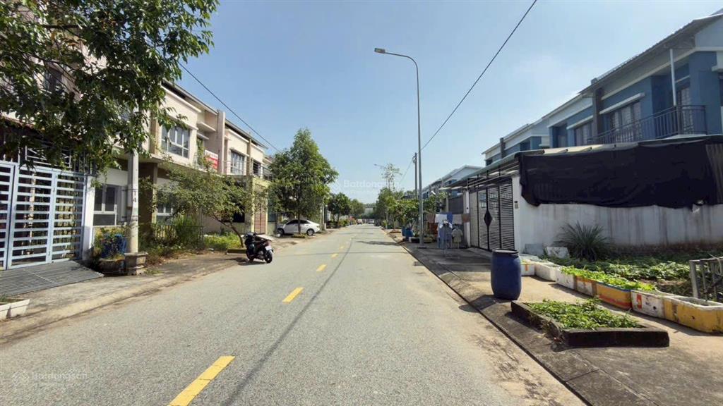 Nhà giá cạnh tranh hồ chí minh, ngay đại học việt đức, giá 1 tỷ 6, cho thuê 68 tr/tháng.