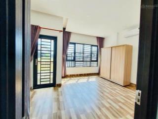 Kẹt tiền bán căn shophouse oasis city, đang cho thuê 6 tr/tháng. ngay đh việt đức. giá 2,1 tỷ.