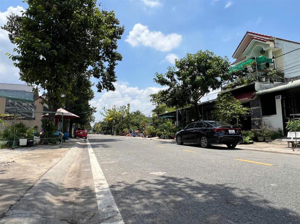Bán đất mặt tiền đường số 76 phú tân tp mới bình dương 5x20m thổ cư 100% giá chỉ 2.35 tỷ