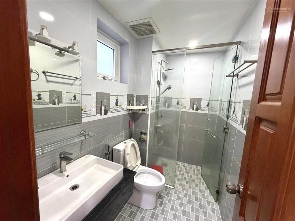 Nhà 3 tầng kdc phúc đạt, thủ dầu một  4 phòng ngủ, giá 4,29 tỷ