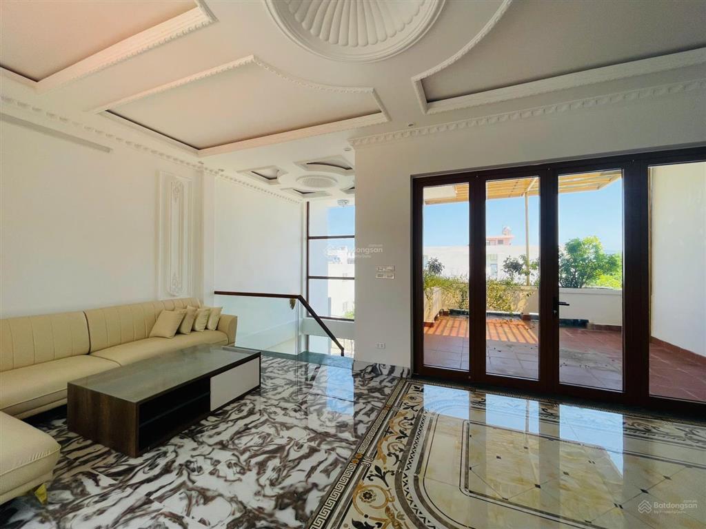 Bán ngôi nhà tuyệt đẹp "tân cổ điển" rộng 150m2(7.5x20), 4pn tại liên chiểu, đà nẵng