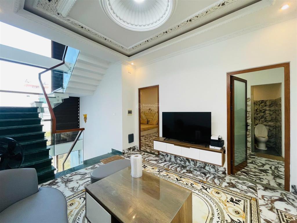 Bán ngôi nhà tuyệt đẹp "tân cổ điển" rộng 150m2(7.5x20), 4pn tại liên chiểu, đà nẵng