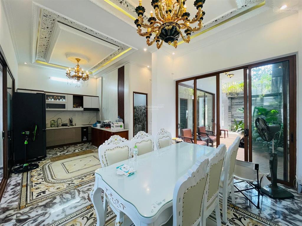 Bán ngôi nhà tuyệt đẹp "tân cổ điển" rộng 150m2(7.5x20), 4pn tại liên chiểu, đà nẵng