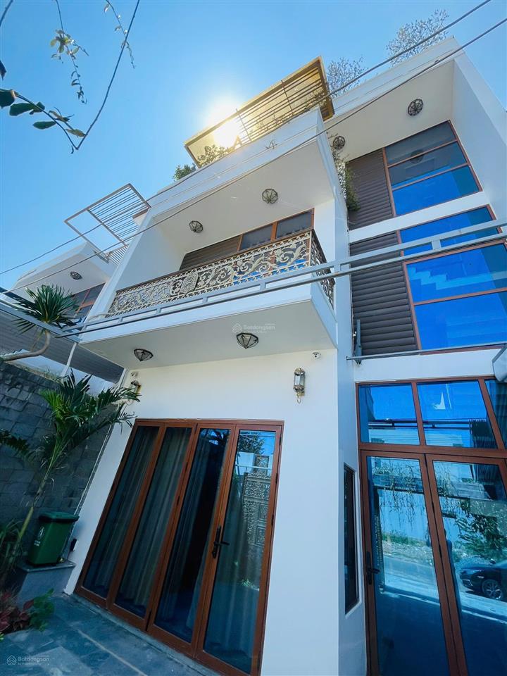 Bán ngôi nhà tuyệt đẹp "tân cổ điển" rộng 150m2(7.5x20), 4pn tại liên chiểu, đà nẵng