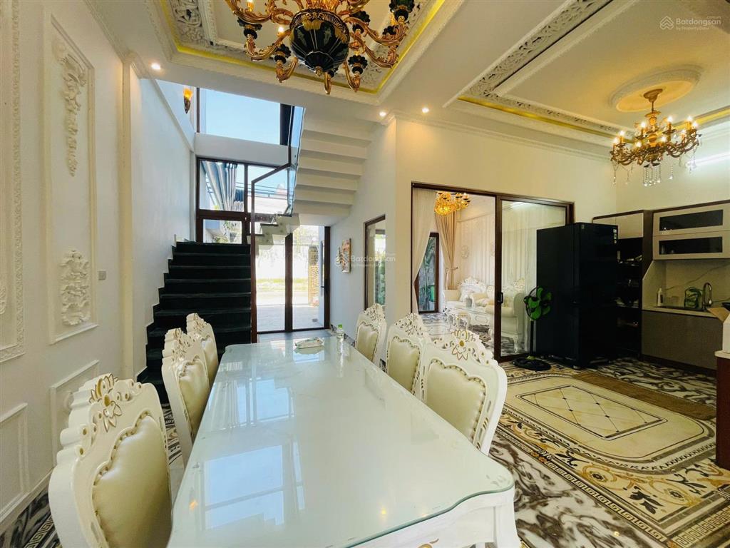 Bán ngôi nhà tuyệt đẹp "tân cổ điển" rộng 150m2(7.5x20), 4pn tại liên chiểu, đà nẵng