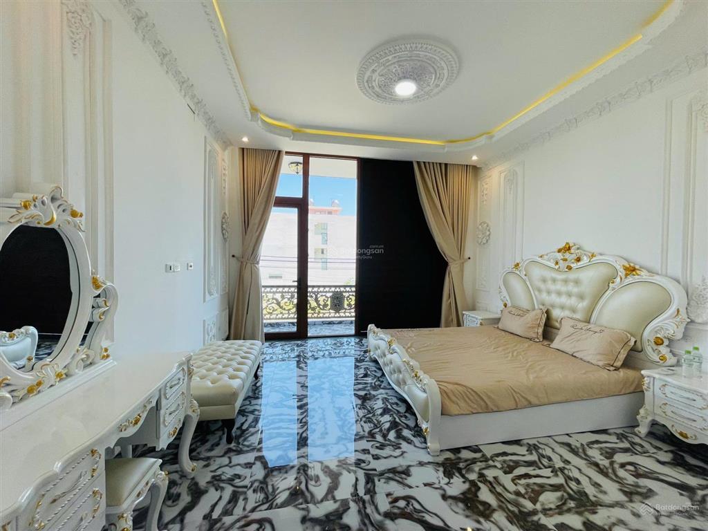 Bán ngôi nhà tuyệt đẹp "tân cổ điển" rộng 150m2(7.5x20), 4pn tại liên chiểu, đà nẵng