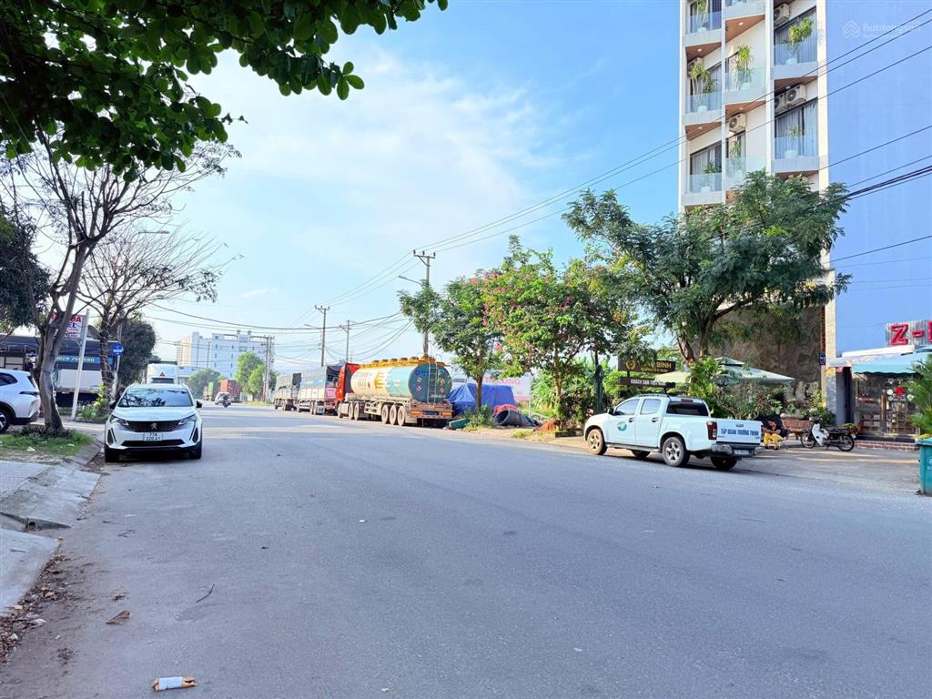 Bán đất xây khách sạn, tòa căn hộ, đường 15m bàu mạc 23, gần biển nguyễn tất thành