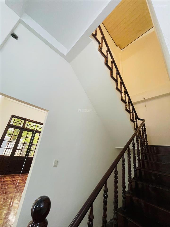 Bán nhà 2 tầng lô góc hàm trung 6, gần mê linh, khu vực tiềm năng phát triển mạnh