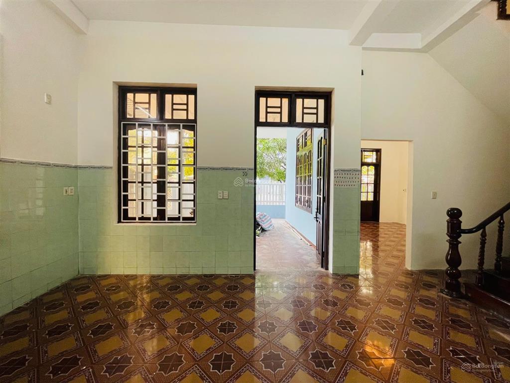 Bán nhà 2 tầng lô góc hàm trung 6, gần mê linh, khu vực tiềm năng phát triển mạnh