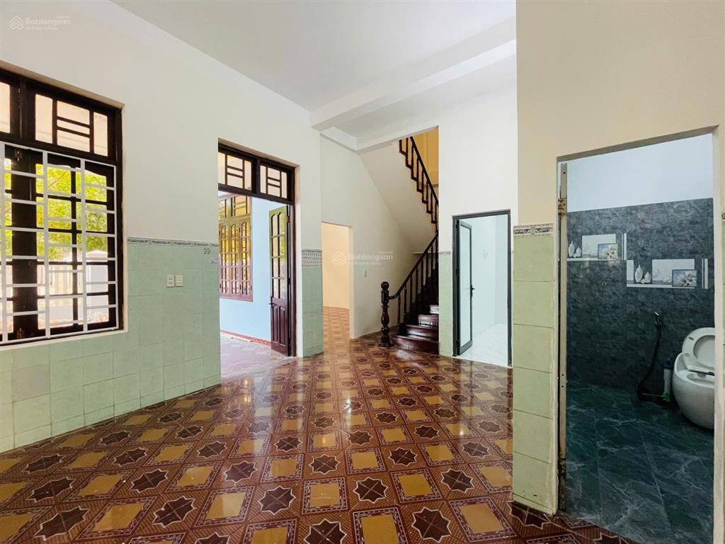 Bán nhà 2 tầng lô góc hàm trung 6, gần mê linh, khu vực tiềm năng phát triển mạnh