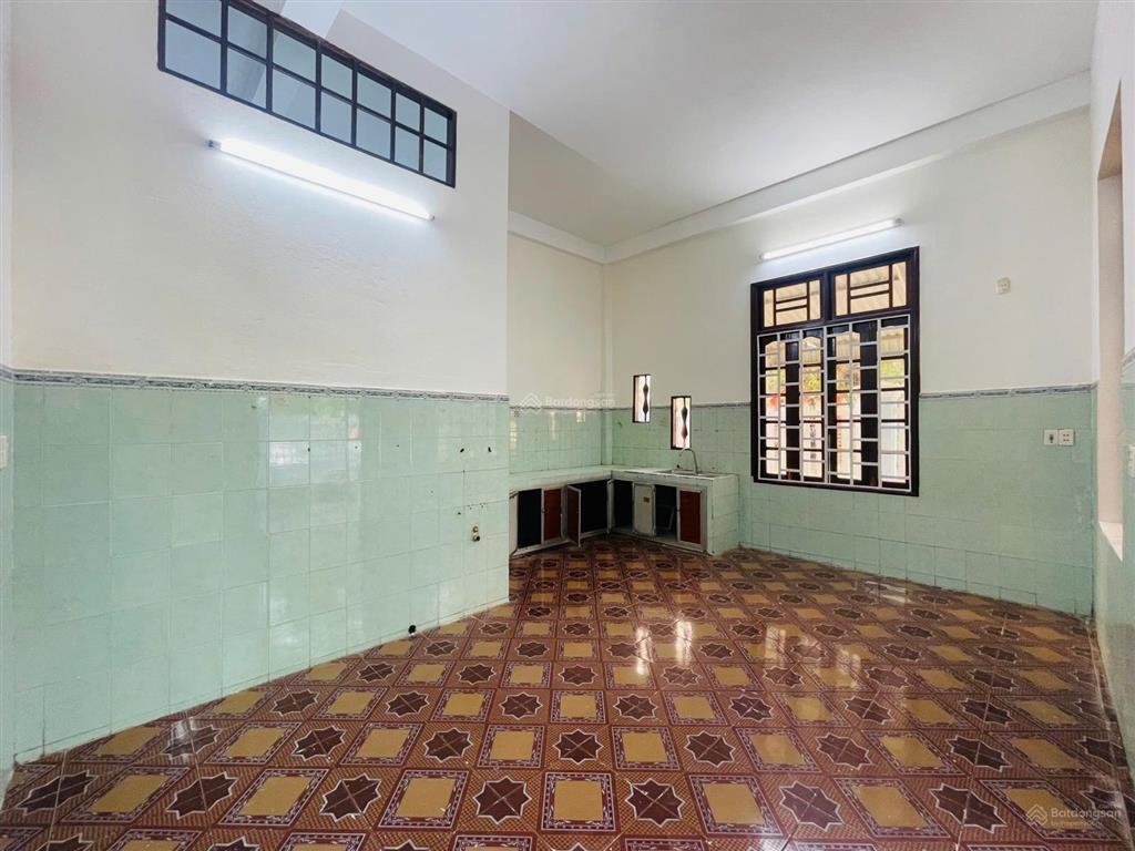 Bán nhà 2 tầng lô góc hàm trung 6, gần mê linh, khu vực tiềm năng phát triển mạnh