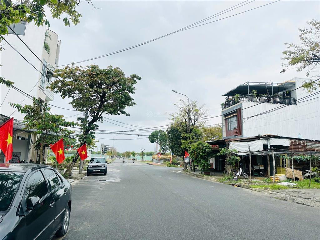 Đất nguyễn xí gần biển 600m  đường 10.5m, tiềm năng kinh doanh tốt