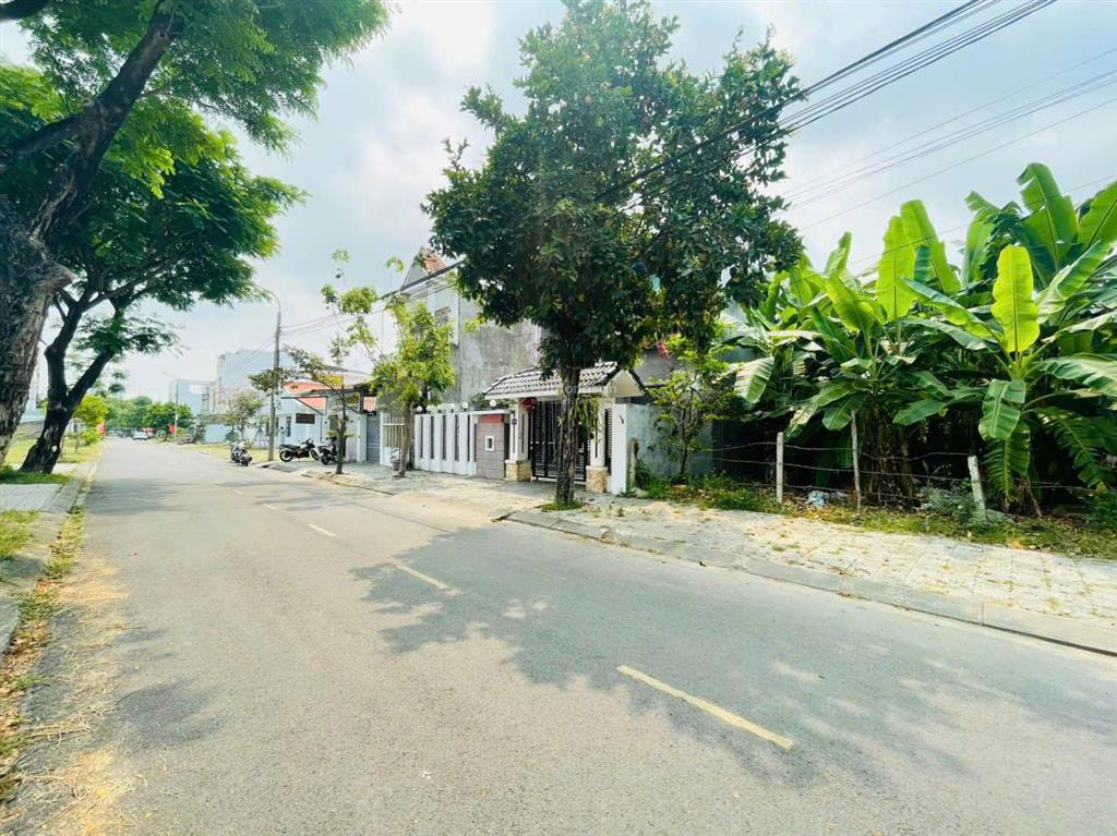 Bán đất đẹp đào ngọc chua, kdc nam nguyễn tất thành nối dài, gần golden hills