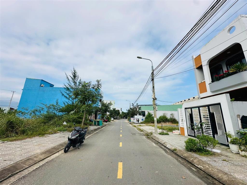 Bán nhanh lô đất đẹp 125m2 mặt tiền võ tự đối lưng shophouse mê linh