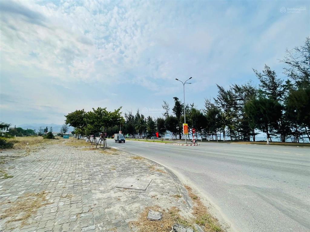 Bán lô đất nhỏ sát biển nguyễn tất thành làm home stay!