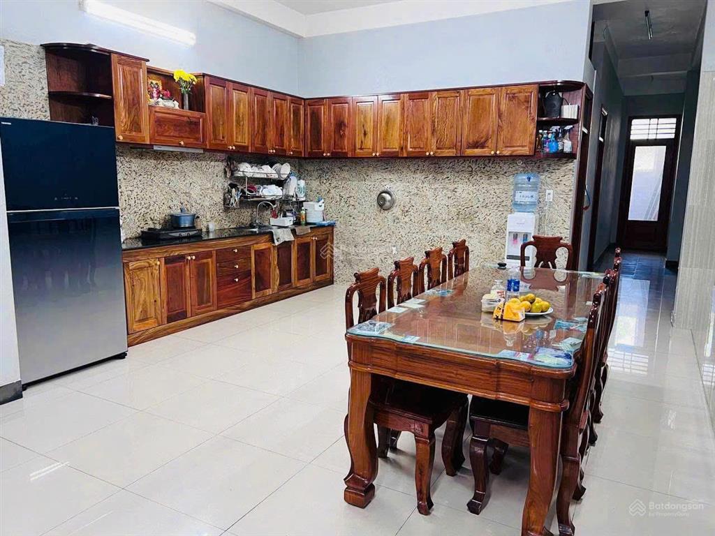 Bán nhà mặt tiền nguyễn chánh rộng 181m2, gần biển, tiện kinh doanh buôn bán