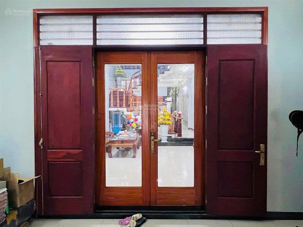 Bán nhà mặt tiền nguyễn chánh rộng 181m2, gần biển, tiện kinh doanh buôn bán