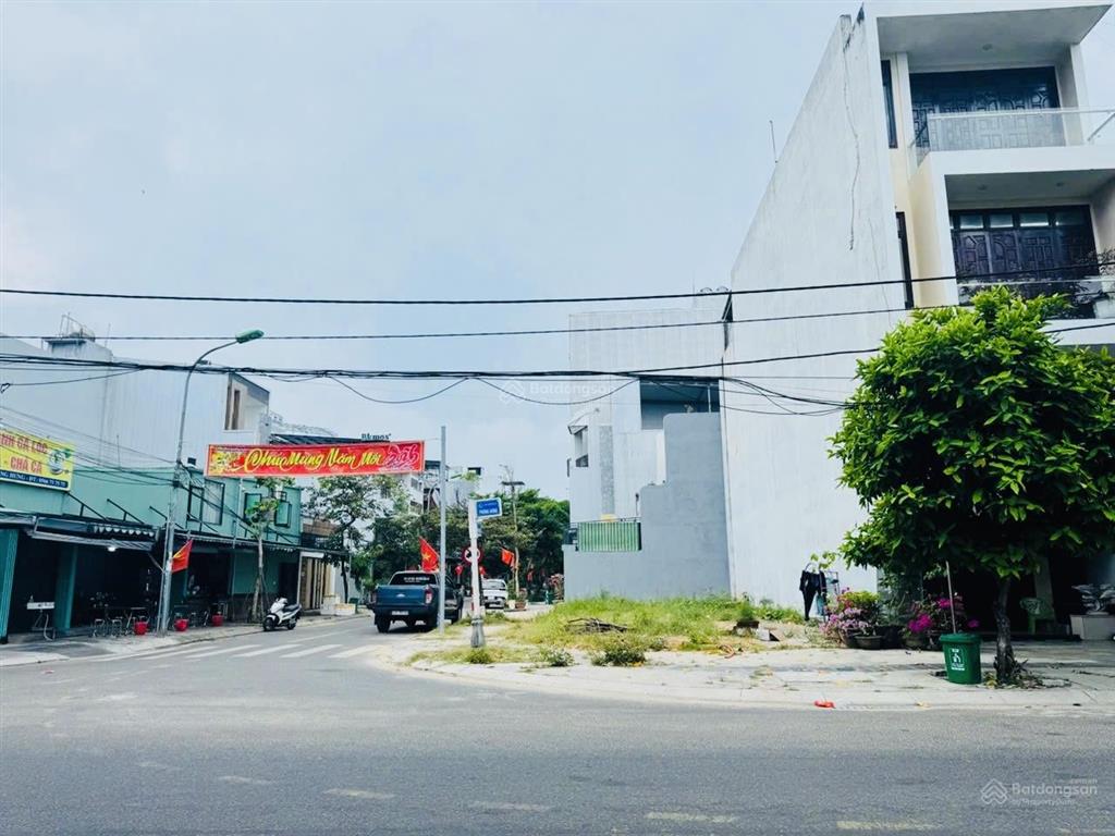Bán lô góc 2 mặt tiền phùng hưng, đường 10m5 gần hoàng thị loan