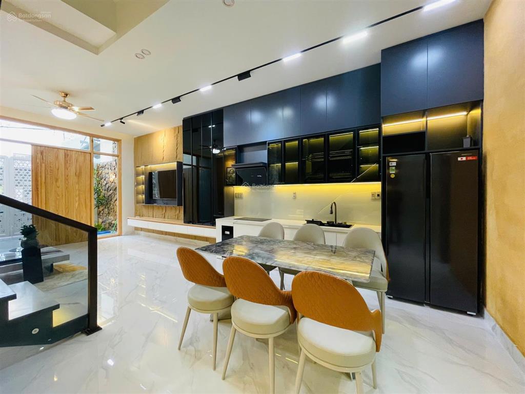 Bán nhà đẹp 3 tầng hòa minh 21, gần biển nguyễn tất thành, full nội thất