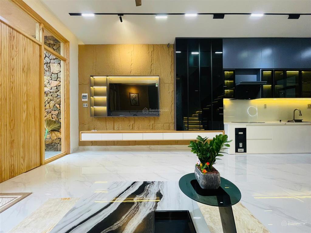 Bán nhà đẹp 3 tầng hòa minh 21, gần biển nguyễn tất thành, full nội thất