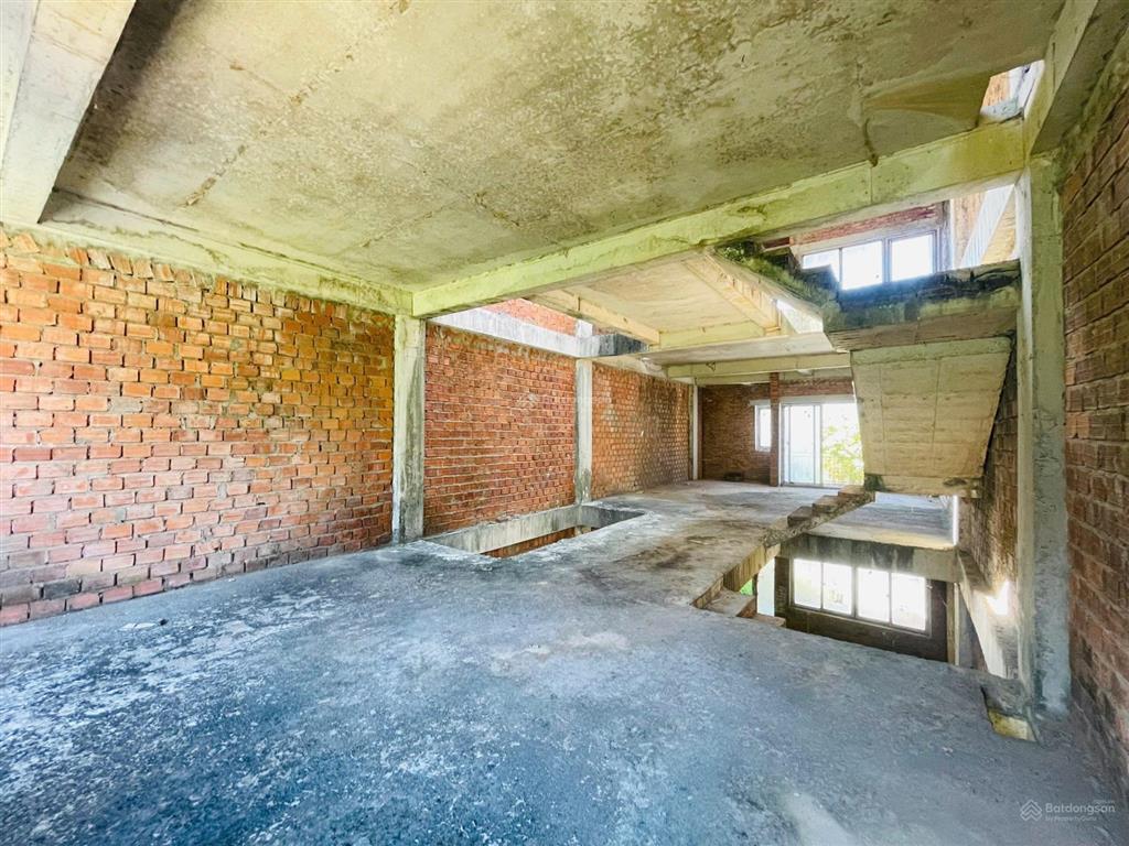 Bán nhà thô 3 tầng rộng 120m2 (6x20m) tại eco charm đà nẵng