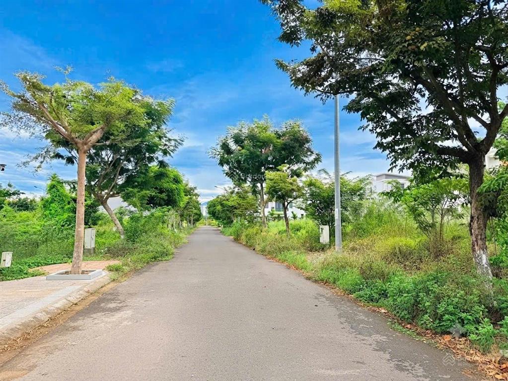 Bán đất đẹp eco charm, 120m2 (6x20m), đã bọc móng, gần sông, gần biển