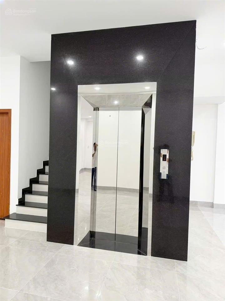 Bán shophouse mt hoàng thị loan 4 tầng x 140m2, vị trí đắc địa kinh doanh buôn bán sầm uất