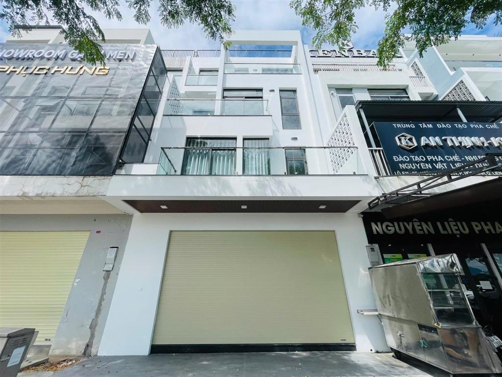 Bán shophouse mt hoàng thị loan 4 tầng x 140m2, vị trí đắc địa kinh doanh buôn bán sầm uất