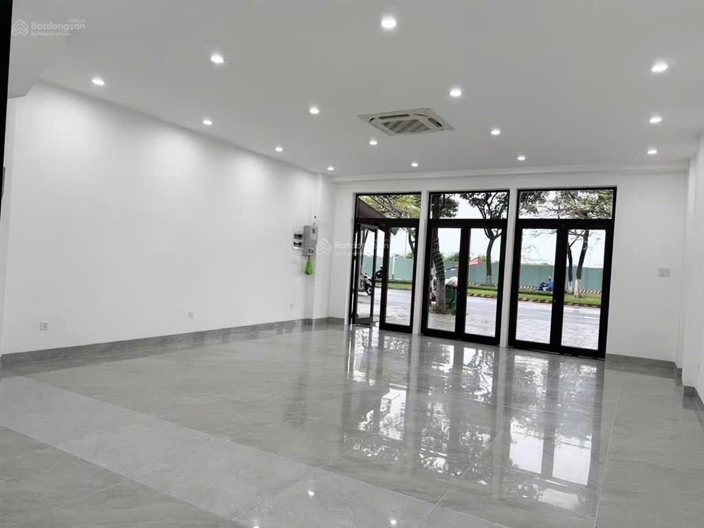 Bán shophouse mt hoàng thị loan 4 tầng x 140m2, vị trí đắc địa kinh doanh buôn bán sầm uất