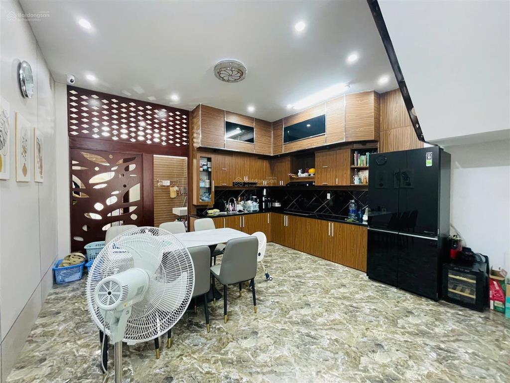 Bán nhà đẹp 4 tầng đường 7m5 nguyễn xí, cách biển 700m, dòng tiền 2530tr/tháng
