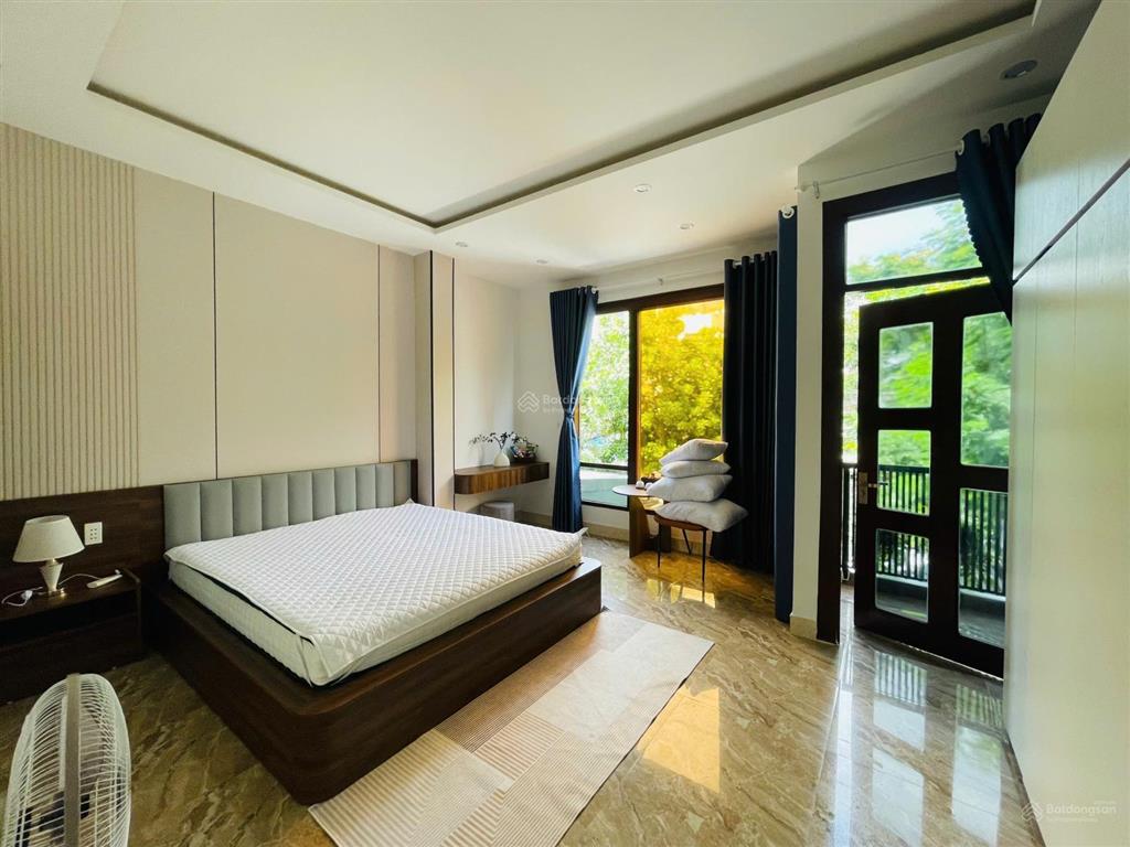 Bán nhà đẹp 4 tầng đường 7m5 nguyễn xí, cách biển 700m, dòng tiền 2530tr/tháng