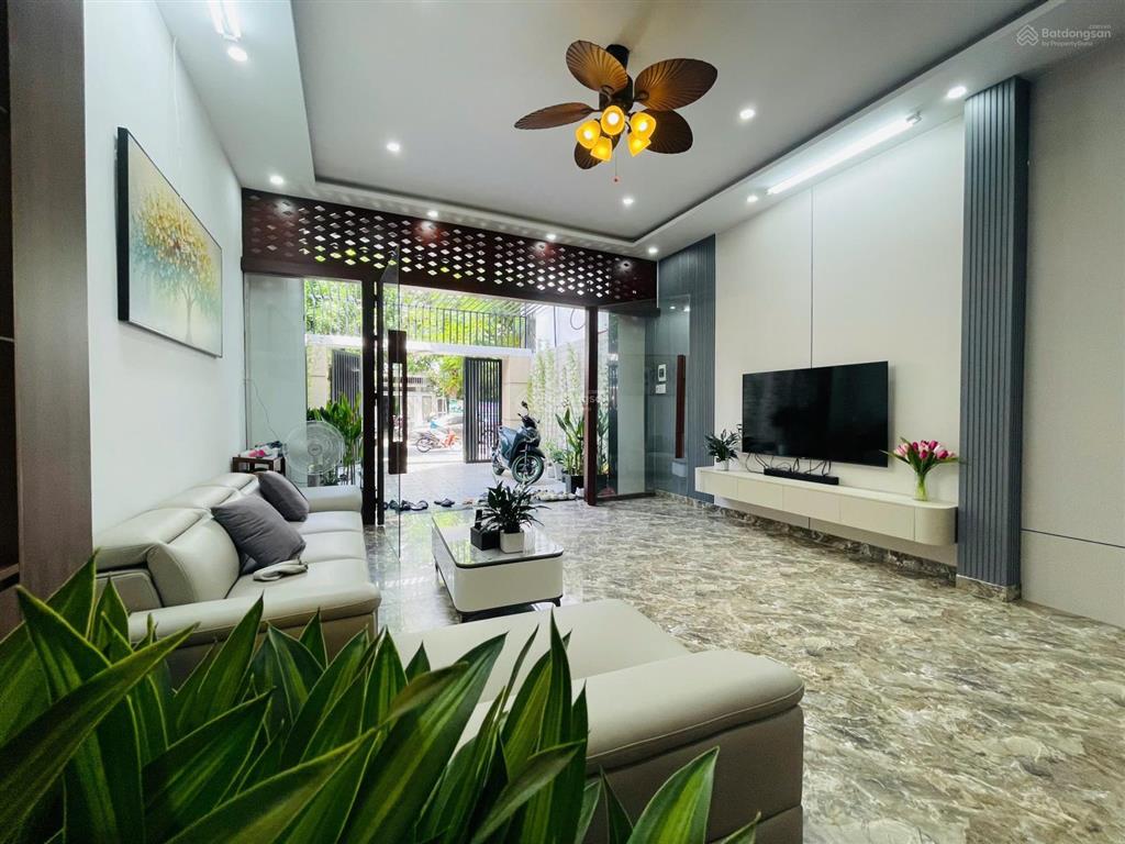 Bán nhà đẹp 4 tầng đường 7m5 nguyễn xí, cách biển 700m, dòng tiền 2530tr/tháng