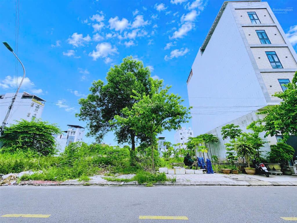 Bán cặp đất đẹp 210m2 vị trí đắc địa ngay sát biển nguyễn sinh sắc