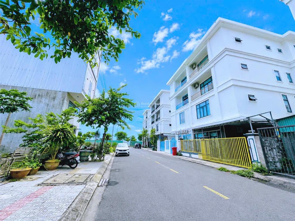 Bán cặp đất đẹp 210m2 vị trí đắc địa ngay sát biển nguyễn sinh sắc