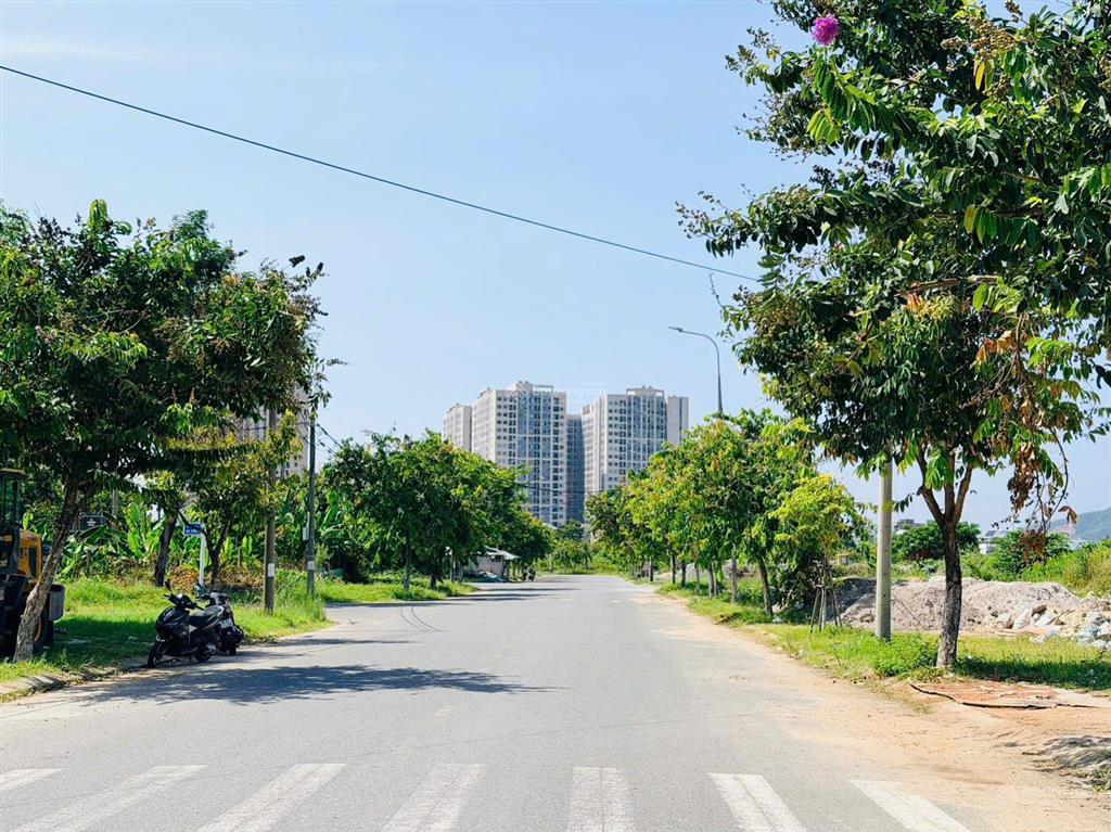 Bán lô góc 148.2m2 hòa hiệp 3, gần nguyễn tất thành nối dài