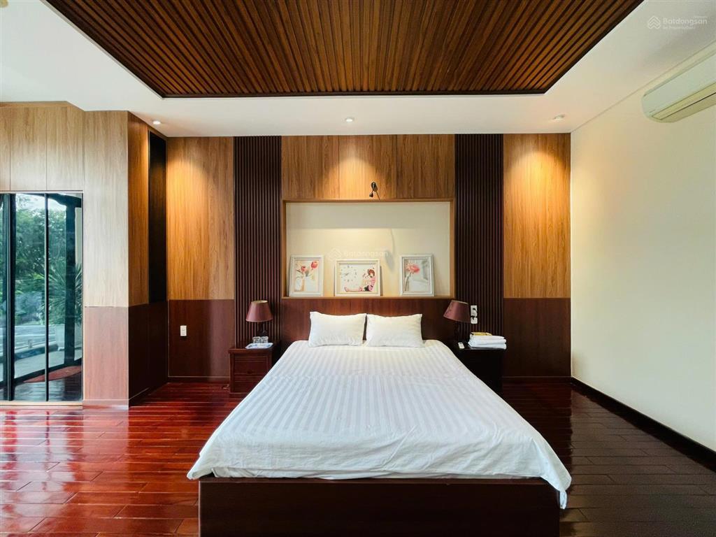 Bán biệt thự biển gần 400m2 ngay trung tâm vịnh đà nẵng
