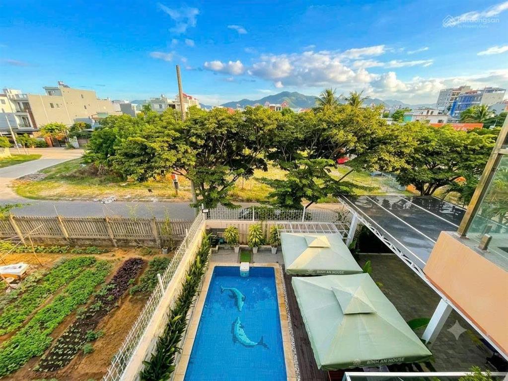 Bán biệt thự biển gần 400m2 ngay trung tâm vịnh đà nẵng